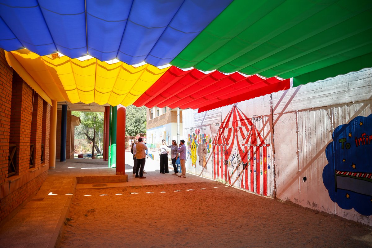 El trabajo no se detiene aquí. Esta semana terminamos con los toldos previstos para 2025, cerrando la instalación en el CEIP Juan de Padilla y anunciaremos una nueva convocatoria de toldos para 2026 para que más centros puedan solicitarlos