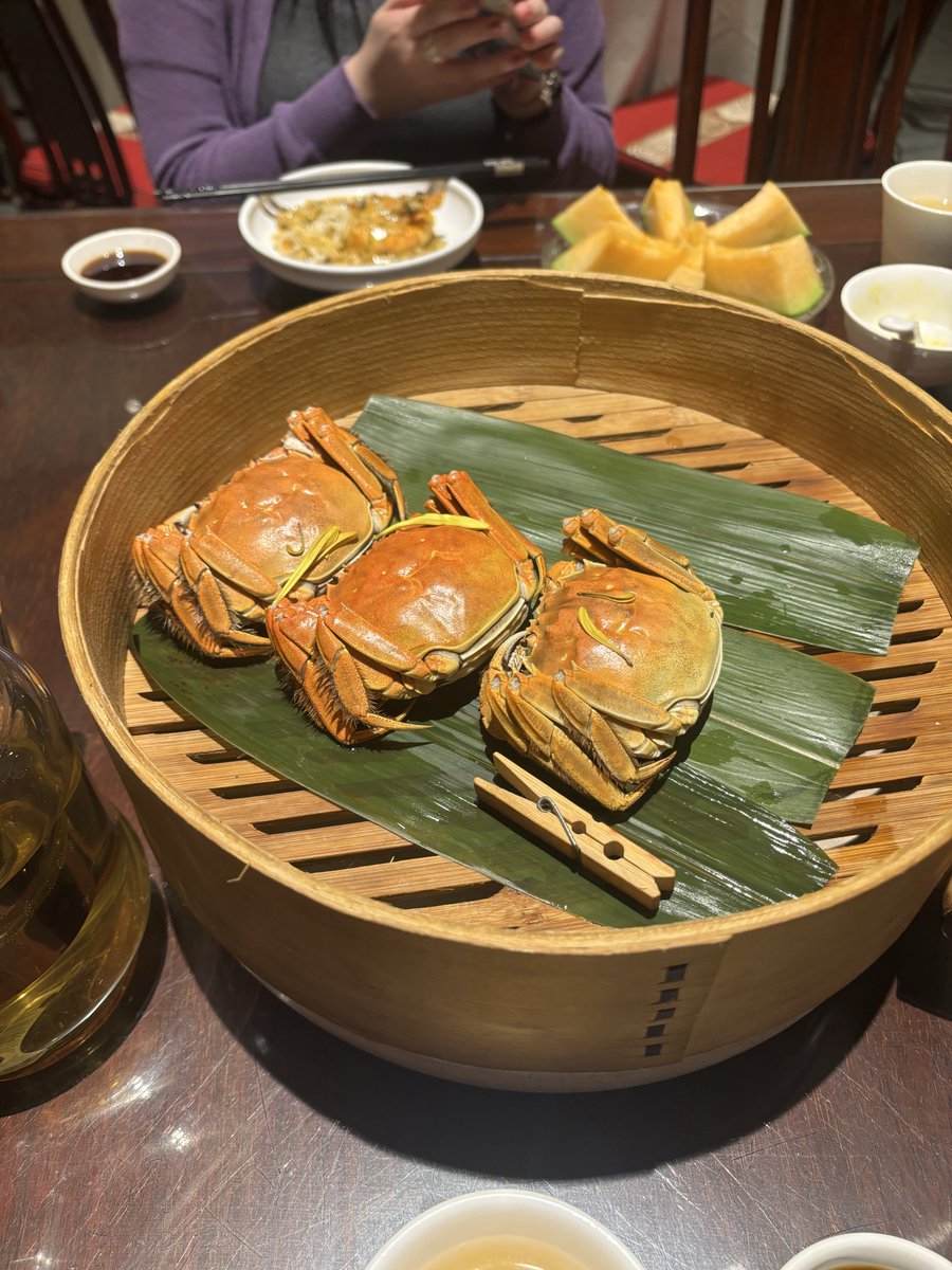 siotarako1's tweet photo. 近況報告 あべと和音の3人で上海旅行してきたよん 街も食べ物も全部が最高だった トイレットペーパー無かったりキャッシュレス社会だったり難易度高かったけどまた行きてーな https://t.co/SnFBBElkDh