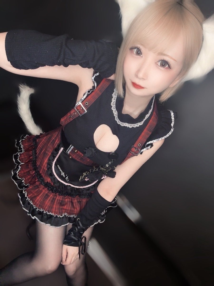 ぴあいん🐈🖤
珍しめな水曜日✌️
わかりづらいけど黒タイツ履いてみた💭
スタートワンオペですが🙏
ご帰城お待ちしております🏰💘
#でぃすとぴあ