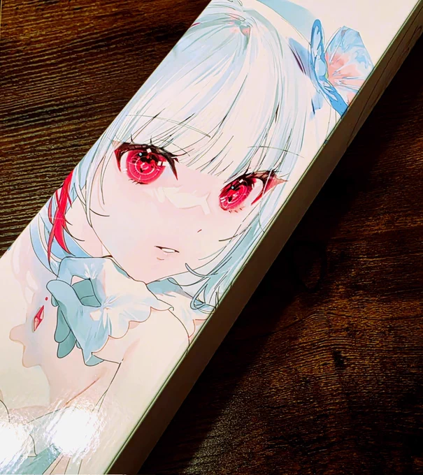 dtto.ちゃんからマウスパッドを頂きました! 箱の側面にはdttoちゃんのヘイローがニス盛りされてたりこだわり満載すぎる らぐママのお写真も美しいね TGSで現物みて欲しかったから嬉しい!ありがとう!