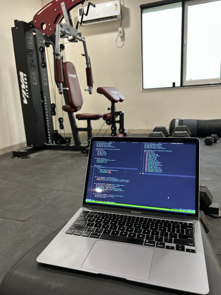 sincerelyyyash's tweet image. what’s stopping you from coding like this?