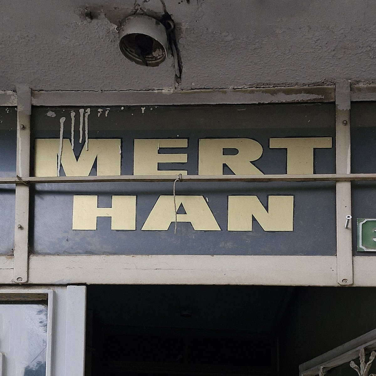 YaziBursa's tweet image. Hocaalizade Mahallesi 6. Kültür Sokak&apos;taki Mert Han&apos;ın isimliği.

instagram.com/p/DPwftusjZmO/

#signpainting #signpainter #signwriting #vernaculartypography #tabelaressamlığı #tabelaressamı #bursa #bursaaraştırmaları