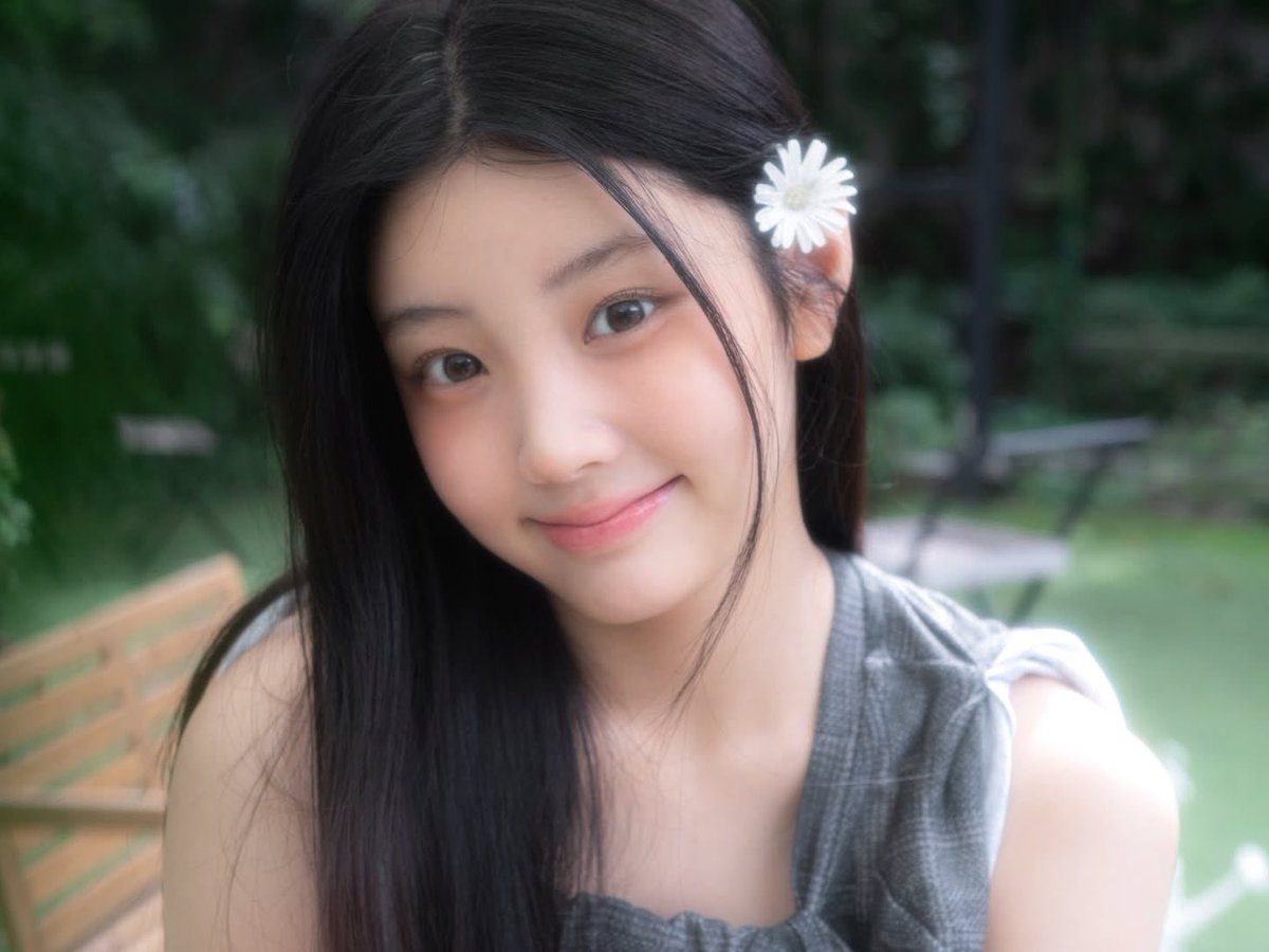 illitupdates's tweet photo. 📸 | #ILLIT Instagram Post Update with #WONHEE

 💭 🌼🌼🌼

#아일릿 @ILLIT_official @ILLIT_twt https://t.co/uaYuEBGIZB