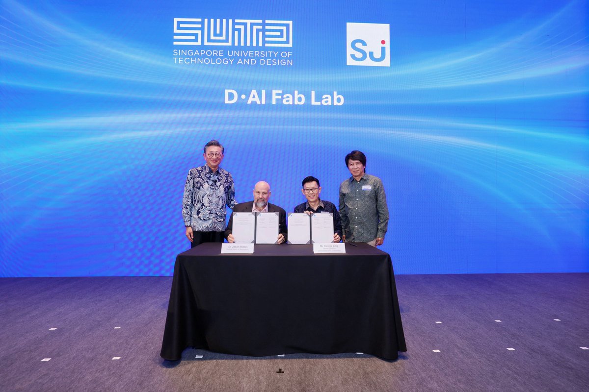 sutdsg's tweet image. As Surbana Jurong celebrates its 10th anniversary, SUTD is proud to be part of a bold new chapter with the launch of the Design•AI (D•AI) Fab Lab @ SJ, SG’s first living lab in Design•AI between academia and industry.

📸credit: SJ Group

#SUTDLeap #SUTDDesignAI #SurbanaJurong
