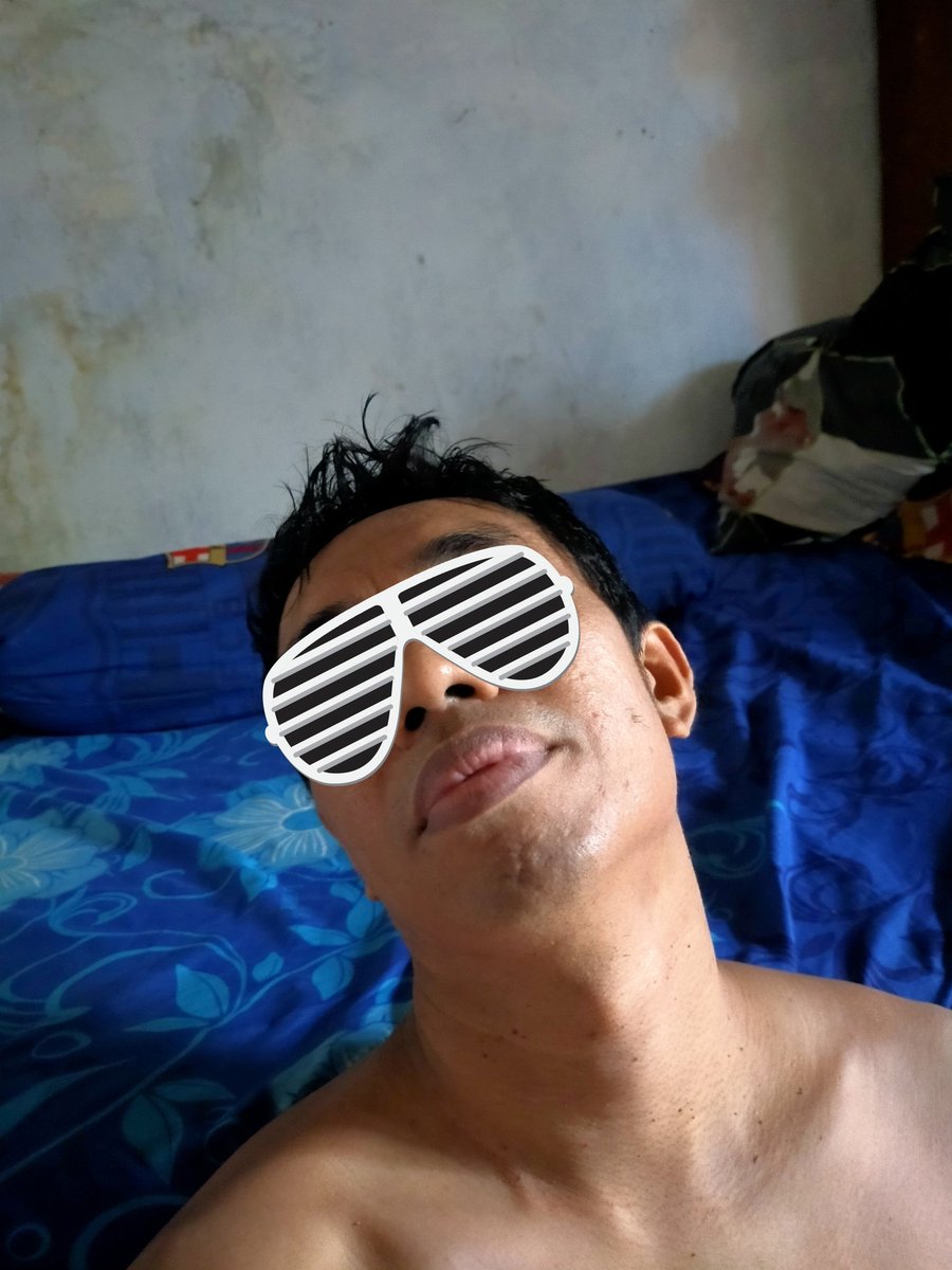Dah mandi tetep aj masih gerah nih