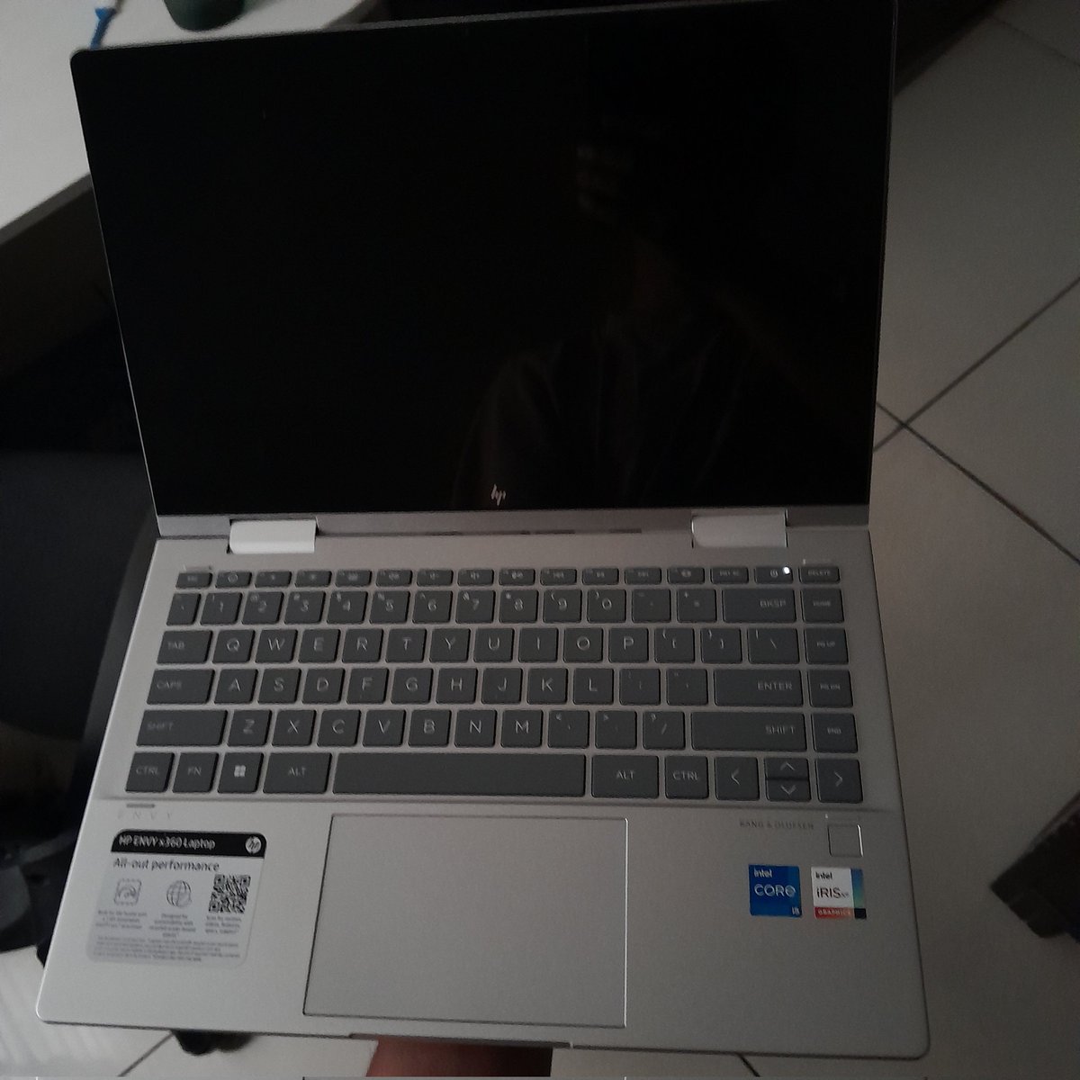 manasscript's tweet image. hot take: this looks better than a macbook