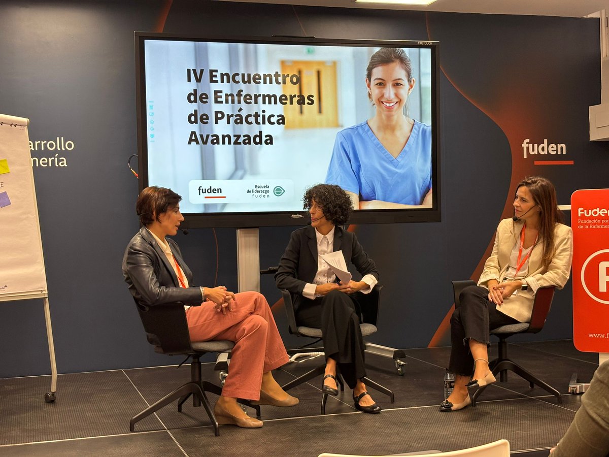 👏Continuamos con la Mesa: Dimensiones e impacto de la práctica avanzada con Marta Villar, Directora de enfermería del Hospital José Germain y Vanessa Marco de Francisco, enfermera Gestora de casos en el Hospital de la Princesa.

#EPA #LiderazgoEnfermero #FudenLidera