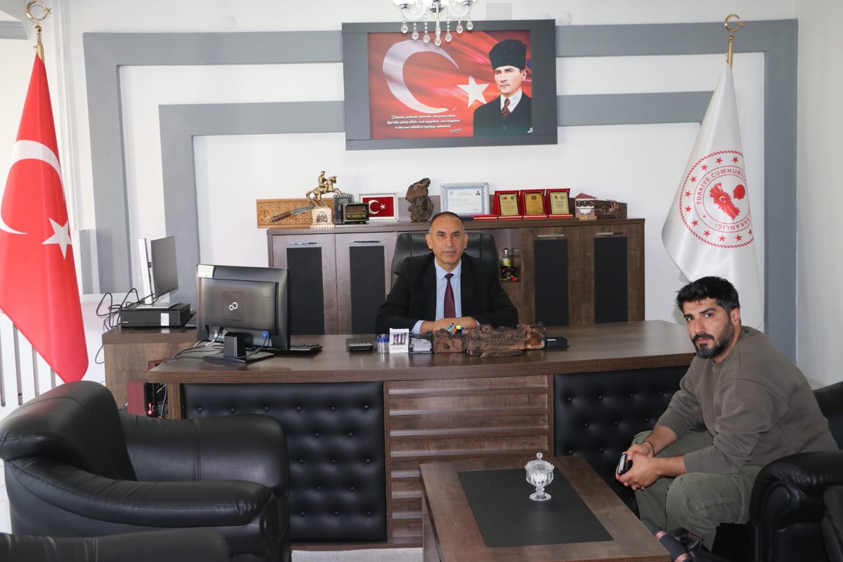 Kent Haber 24 ve Sabah Gazatesi Muhabiri Sn. Hasan Çakmak ile Erzincan Güncel Gazatesi Muhabiri Sn.Muhammed Enes SEVİLİR İl Müdürlüğümüzü ziyaret etmişlerdir.Kendilerine nazik ziyaretlerinden dolayı teşekkür ederiz.
<a href="/vahap_yilmaaz/">Vahap YILMAZ🇹🇷</a>