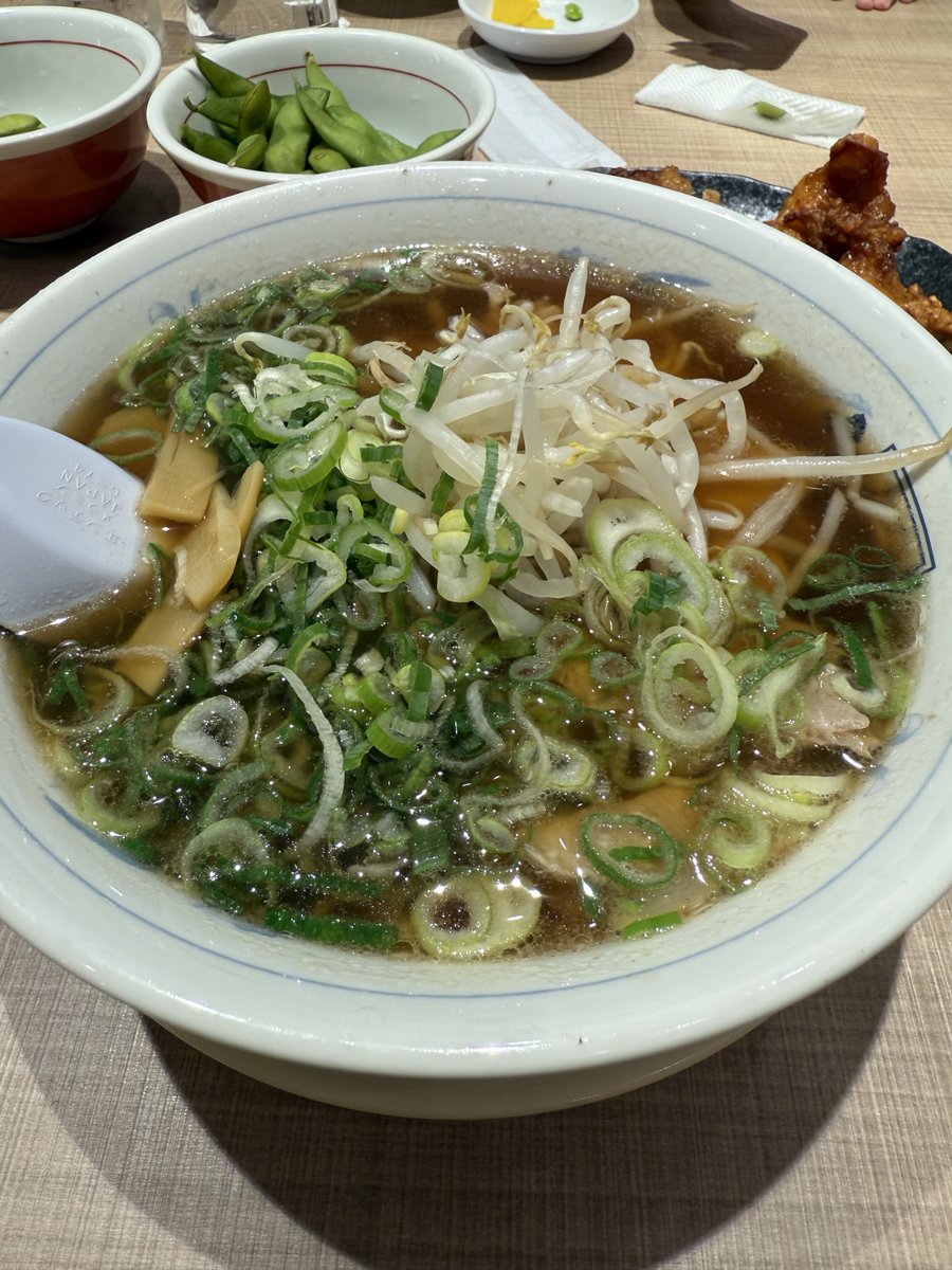 水曜日お疲れ様でしたー
今日のラーメン屋の床は凄いツルツルだった😳