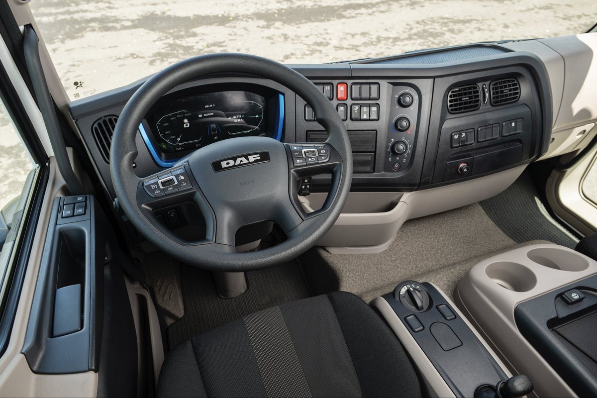 Comm_Motor's tweet image. DAF is powering the future of zero-emission transport ⚡🚛
From city drops to long-haul, the XB, XD &amp;amp; XF Electric trucks cover every job.
Read more in Commercial Motor 👉 commercialmotor.com/digital-edition