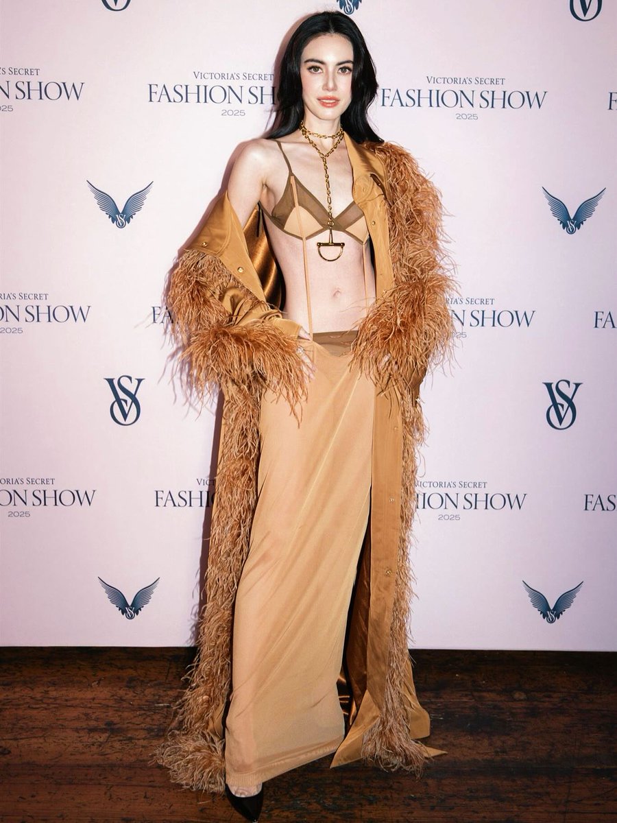 DavikahStand's tweet image. เปิดลุคแรก แซ่บไฟลุกกกก   💖🔥
DAVIKAH BACK TO PINK CARPET
#VSFashionShow
#Davikah