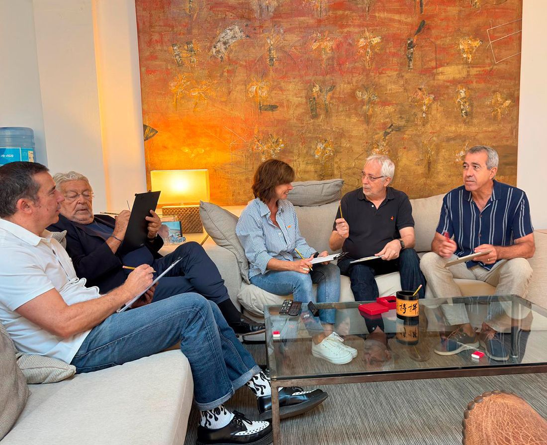 🏛️ El jurado de la IV Bienal de Pintura Mª Isabel Comenge, está integrado por destacadas figuras del ámbito artístico y cultural:

• Oliver Johnson, 
• Salvador Torres, 
• Rafael Alcón,
• Isabel Pérez Ortíz,
• Horacio Silva, 

🖼️ Conoce las obras seleccionadas en nuestra web