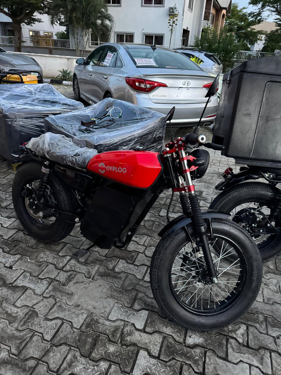 Thinkquick2's tweet image. Electric Bikes selling Cheap

72volts battery
3000watts electric motor 
Price: 2.3m each

Very suitable for dispatch