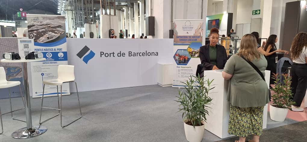 Port de Barcelona (@portdebarcelona) on Twitter photo 💼 Tens talent? Al #PortdeBarcelona et busquem!
Avui i demà som al <a href="/salocupacio/">Saló de l'Ocupació</a> per donar-te a conèixer les oportunitats laborals de la #ComunitatPortuària!
📍 Estem a l’estand Z15 - Pav. 8 Fira Montjuïc
🌊 Descobreix tot un món d’oportunitats!
ℹ️ bit.ly/3KXZfYp 💼 Tens talent? Al #PortdeBarcelona et busquem!
Avui i demà som al <a href="/salocupacio/">Saló de l'Ocupació</a> per donar-te a conèixer les oportunitats laborals de la #ComunitatPortuària!
📍 Estem a l’estand Z15 - Pav. 8 Fira Montjuïc
🌊 Descobreix tot un món d’oportunitats!
ℹ️ bit.ly/3KXZfYp