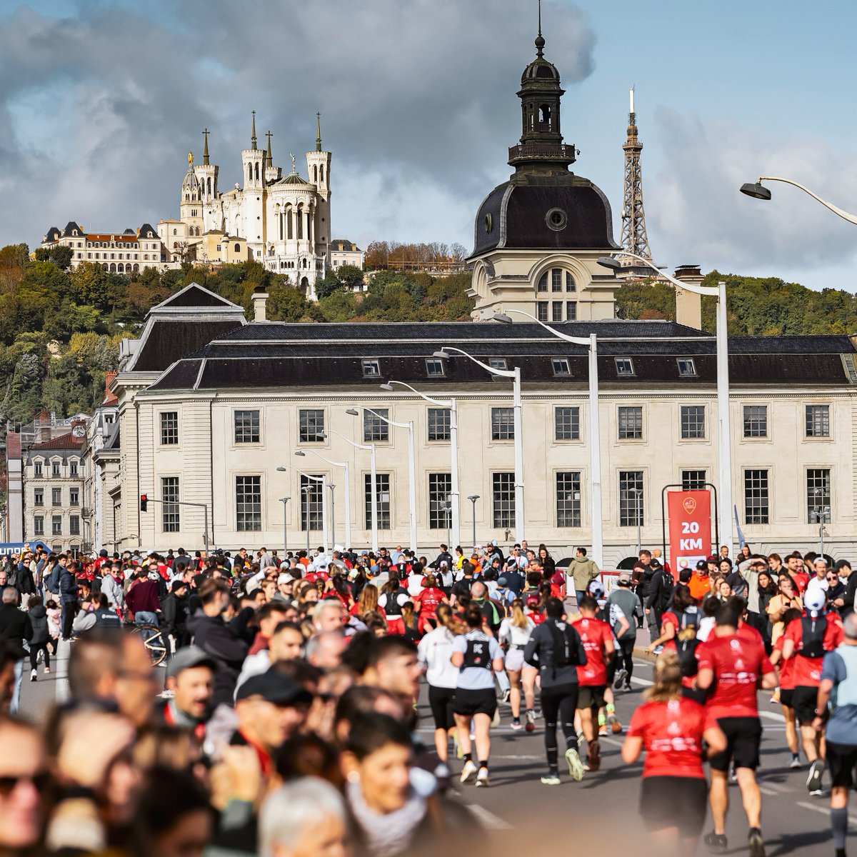 runinfrance's tweet photo. L’architecture de Lyon 🤩
Quel était ton monument préféré lors du #RunInLyon ?
📸 A.S.O. / Aurélien Vialatte https://t.co/JCcmjf2deW