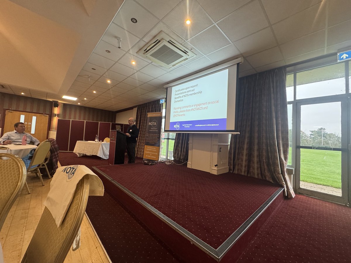 Delighted to be in #Belfast today for the <a href="/NOTAevents/">NOTA</a> listening to <a href="/GarethMcGibbon/">Gareth McGibbon</a> welcoming delegates to a fantastic day of professional learning and networking #NotaNI25
