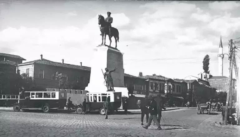 Birikim Güncel'de bugün: “Çetin Ceviz Çıkan Ankara Ahalisi” - Tanıl Bora birikimdergisi.com/haftalik/12185…