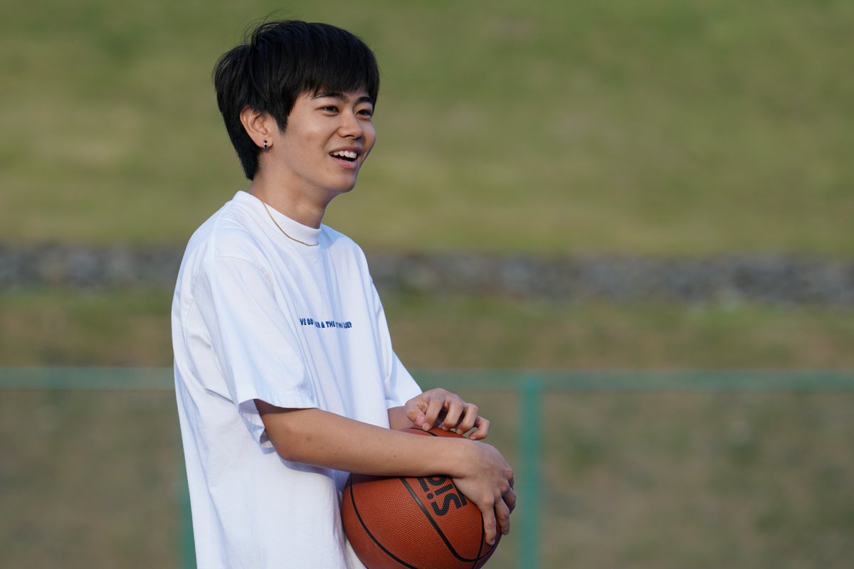 talent_databank's tweet image. 俳優・黒崎煌代が映画『万事快調』に出演が決定!
主人公・朴秀美(南沙良)に想いを寄せるラッパー役
黒崎「様々な方々に指導していただき、真剣に向き合いながらも楽しくラップのシーンを撮影できました」
▼コメント全文
talent-databank.co.jp/special/topics…
#万事快調 #オールグリーンズ
