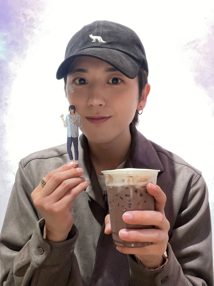 忍足さんお誕生日おめでとう🎂

こんな素敵な人を演じれて嬉しいです

テニミュ決まった直後に
忍足さんの誕生日お祝いしてから
もう3年が経ったみたいです