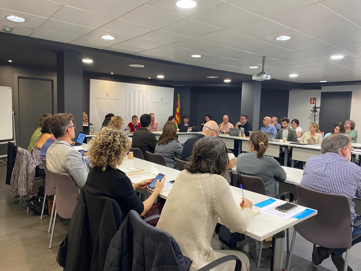 🕊️Celebrem una nova sessió del Consell Català de Foment de la Pau:

- Avancem amb el Pla director país de pau 
- Donem a conèixer els resultats de la fase participativa del #FòrumCatPau
- Escollim noves persones expertes del Consell.