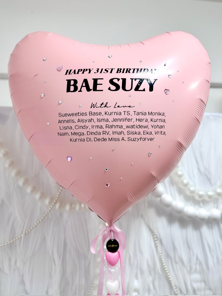 SueweetiesID's tweet photo. Happy 31st Birthday, my dearest Suzy 🌷
You’ve been a light through every season. Warm like spring, dazzling like summer, deep like autumn, and calm like winter.
Forever our muse 💖

SUZY MAKE A WISH
#HappySUZYday
#수지의소원_다이루어질지니
#수외티인도네시아 https://t.co/5Okxe1IeOL
