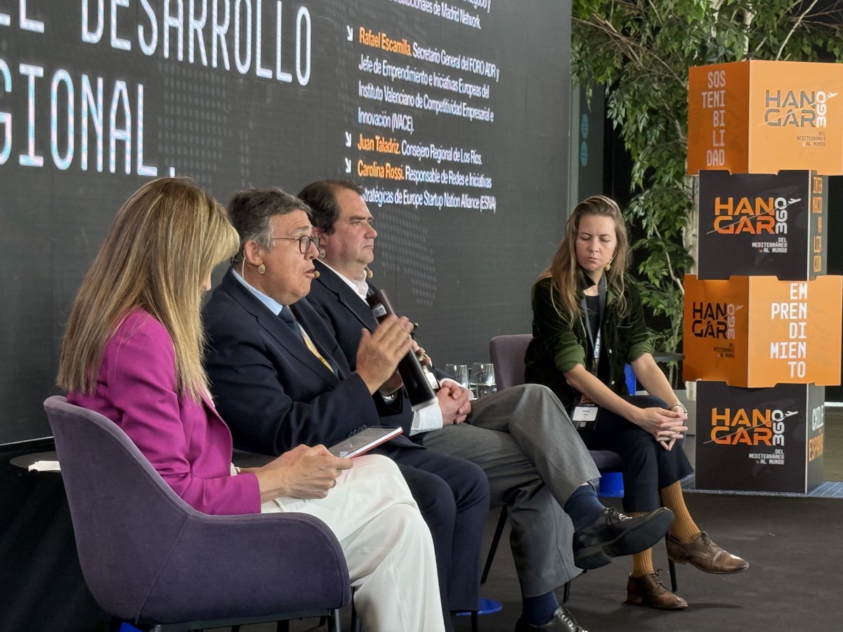 hoy en @Hangar360, <a href="/gemasanzs/">Gema Sanz Sanz</a> modera una inspiradora mesa redonda sobre el papel de instituciones y agencias en el Desarrollo Regional. Participan
@ESNA, <a href="/GVAivace/">IVACE+i</a> <a href="/FOROADR/">FORO ADR</a> y Los Ríos #chile comparten cómo la colaboración impulsa la innovación y competitividad <a href="/FundChileEspana/">FundaciónChileEspaña</a>