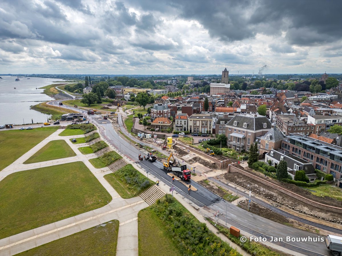 Tiel maakt ambities waar én is klaar voor de toekomst

We staan er financieel uitstekend voor. Meer dan 90% van de  ambities is gerealiseerd of verloopt volgens planning. Dat blijkt uit de begroting en voortgangsrapportage die het college B&amp;W  aan de gemeenteraad aanbiedt. 🍏