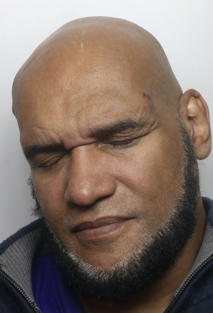 🚨🇬🇧 WESTMINSTER MAN JAILED FOR BURGLARISING MOSQUE AND DESTROYING CCTV

A 56-year-old man from Westminster, Anthony Chieke, has been jailed for four years after breaking into a mosque in Reading, smashing donation boxes, and stealing around £1,000.

🔴 Chieke was convicted in