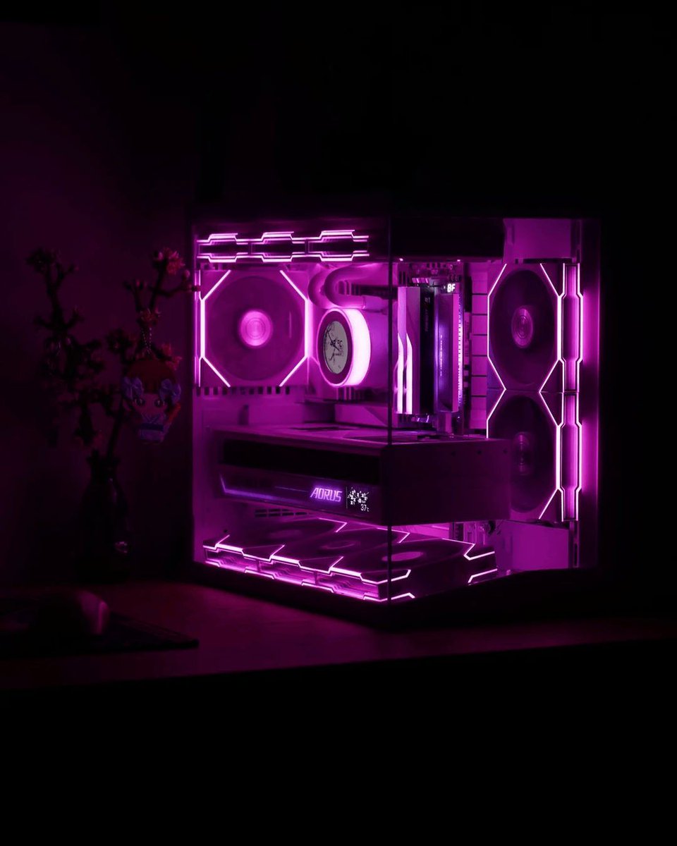 GlobalLianli's tweet image. A setup that’s hard not to love .❤️
Cr. u/-Ailyrr-
#lianli #case #pc #setup #build