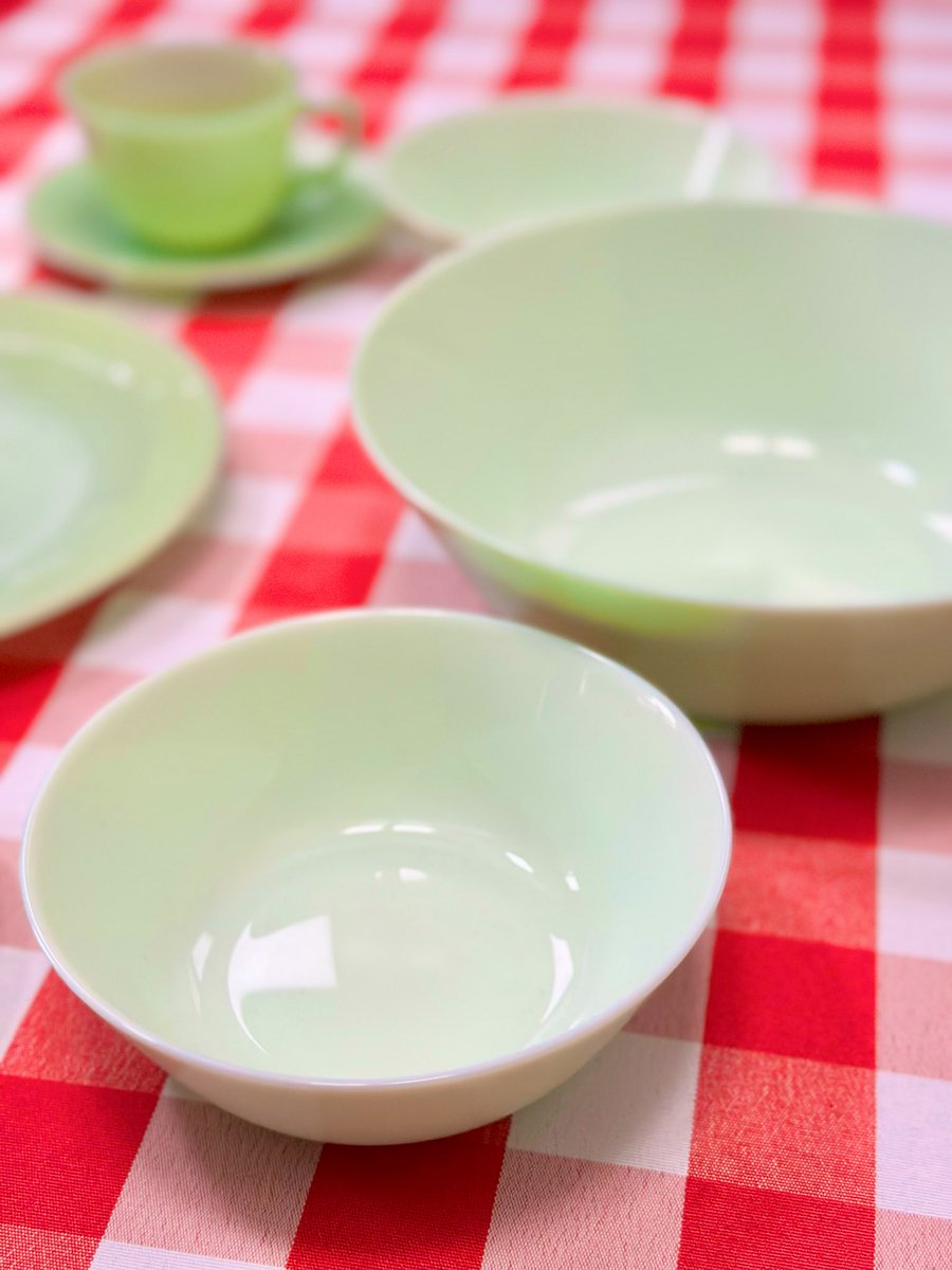 IKEA行ったらファイヤーキングみたいなミントグリーンの食器が200円台