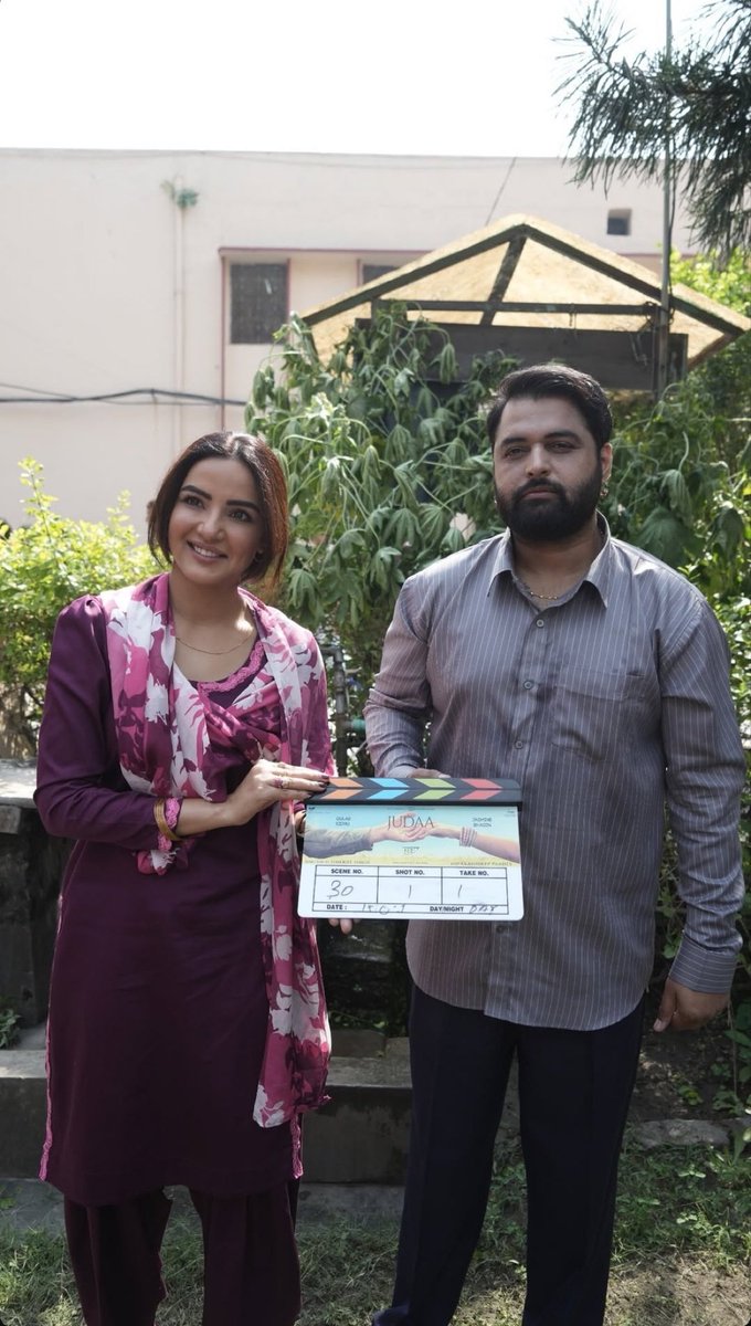 jasminbforever's tweet photo. –typical old school punjabi look 👀 ❤️

#Judaa shoot begins 🙏 
All the best to Jasmin X Gulab !!

#JasminBhasin #GulabSidhu https://t.co/6tNV79pM9l