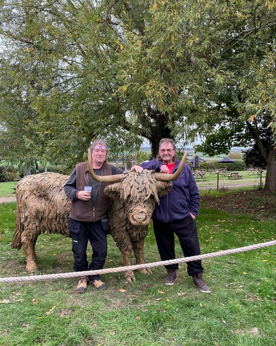 Thank you <a href="/alan/">Alan</a>.thebuilder for posting this great picture of @geraldmanoftherock and yourself with my Highland Cow @thefarmersdogpub 
Thank you to the team who helped install her, and to <a href="/jeremyclarkson1/">Sir</a> and @thetallirish  for allowing her to be exhibited, she looks very at home!