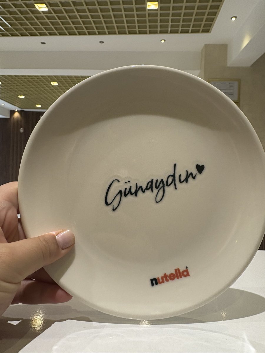 Set olarak geleceğini düşündüğüm nutella tabağı sadece 1 tane gelince yaşadığım şok ve üzüntü 🥲🥹 <a href="/nutellaturkiye/">Nutella Türkiye</a>