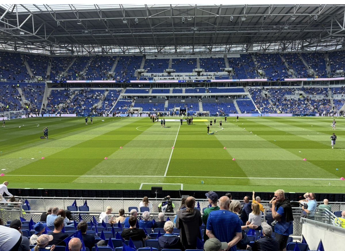 AndyCode8's tweet image. 1 Ticket available Everton v Spurs in the East Stand, Trinity Bar 150, pm if interested, three hours hospitality before the game.