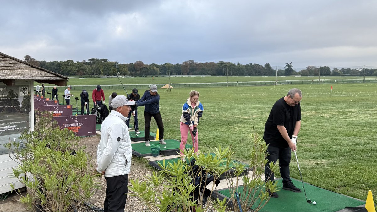 Profitez des dernières belles journées de l’année pour s’entraîner au <a href="/GolfLongchamp/">Golf ParisLongchamp</a> 😍 ouvert de 8h à 21h 
#golf #paris