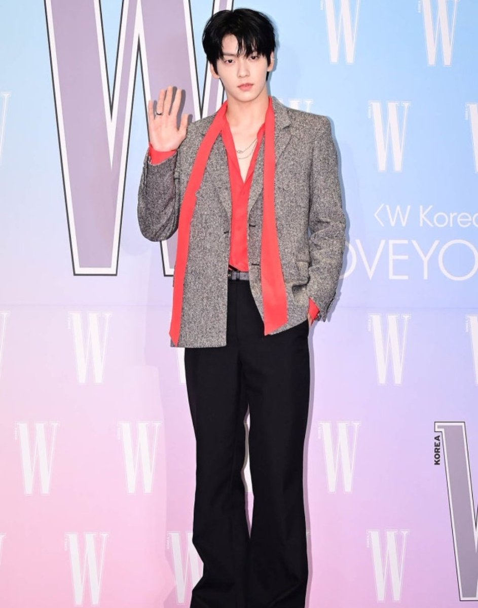 AboutMusicYT's tweet image. TXT's Soobin stuns at the W Korea Breast Cancer Awareness event.