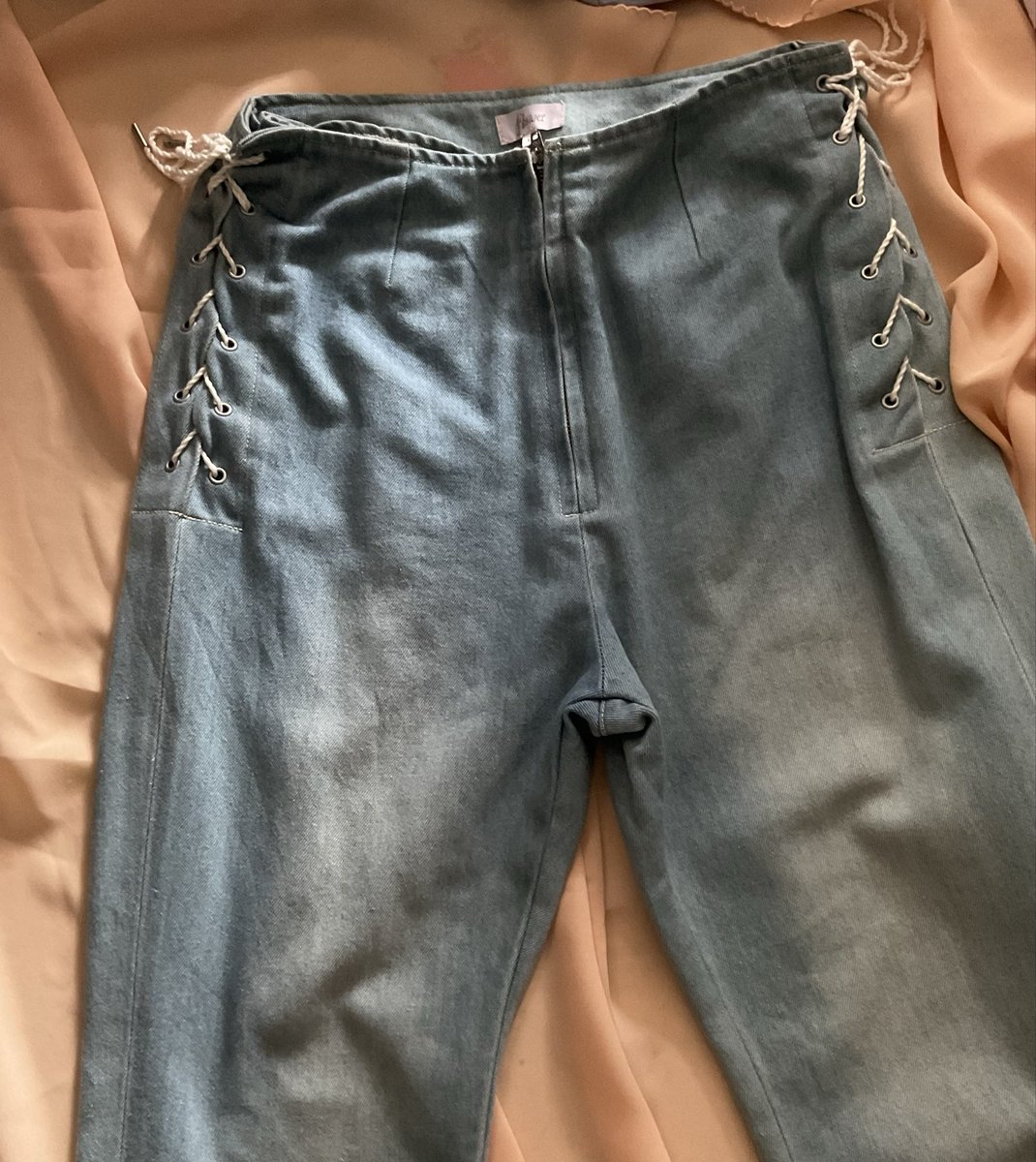 เมว (slow) tweet media