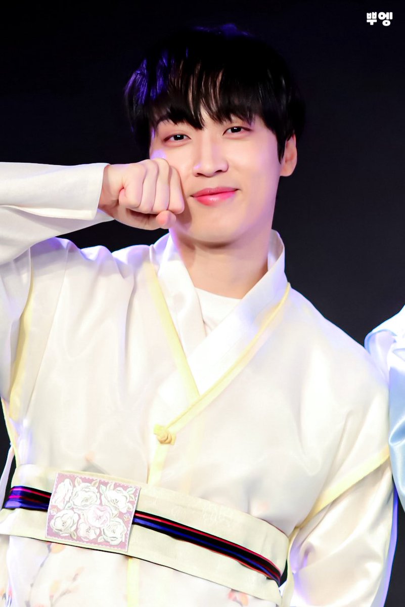 251014
🤍💛
#더킹덤  #TheKingDom  #아서  #ARTHUR