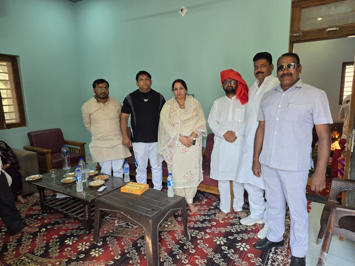 NeelamS_BJP's tweet photo. आज जनता विहार में गृह प्रवेश कार्यक्रम में सम्मिलित होने का अवसर प्राप्त हुआ |
नए घर में प्रवेश जीवन की नई शुरुआत का प्रतीक है — ईश्वर सभी परिवारों को सुख, समृद्धि और मंगलमय जीवन का आशीर्वाद प्रदान करें।
#GrehPravesh #newbeginning #congratulations https://t.co/6rzOG1KyCb