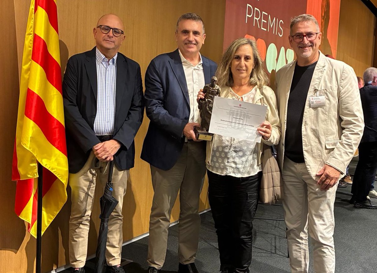 hospitaldelmar's tweet photo. L’Hospital del Mar rep un dels Premis #FPCAT 2024 a les bones pràctiques

Reconeixen la trajectòria de l'@hospitaldelmar, a través de l'@HMarFP, en el camp de la #FP 

#OrgullMAR #TalentMAR #DocènciaMAR

https://t.co/pnDbeOCP6Y https://t.co/kMgp50dW2m