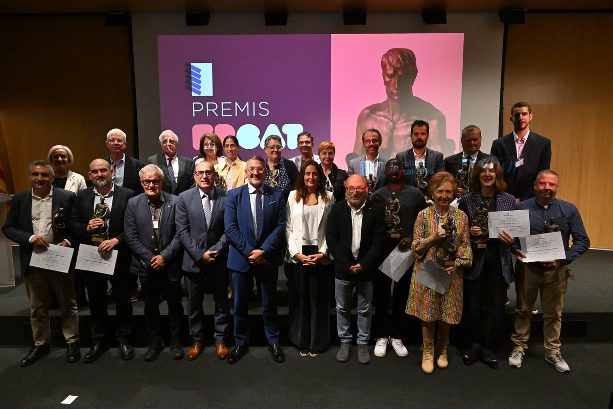 hospitaldelmar's tweet photo. L’Hospital del Mar rep un dels Premis #FPCAT 2024 a les bones pràctiques

Reconeixen la trajectòria de l'@hospitaldelmar, a través de l'@HMarFP, en el camp de la #FP 

#OrgullMAR #TalentMAR #DocènciaMAR

https://t.co/pnDbeOCP6Y https://t.co/kMgp50dW2m