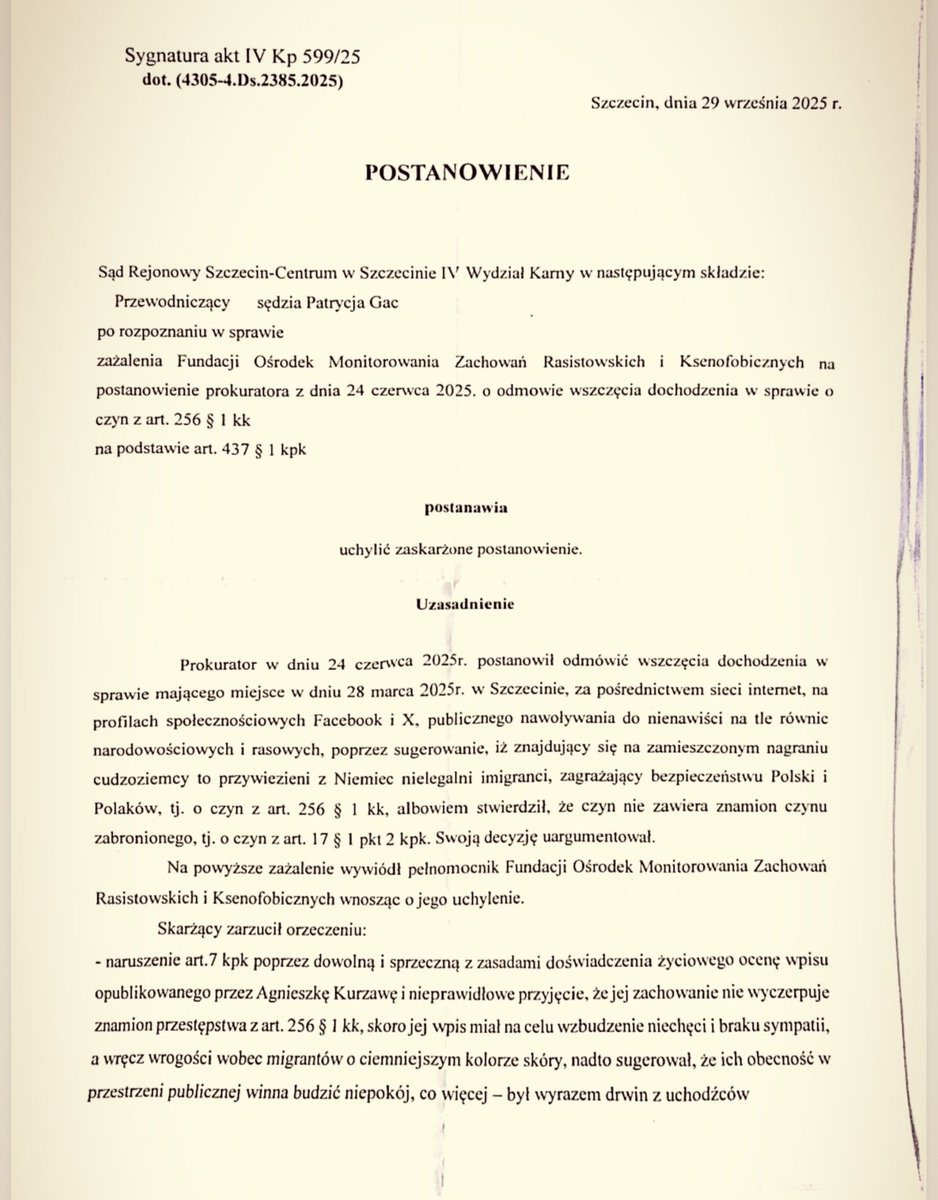 OmzRi's tweet photo. BĘDZIE ŚLEDZTWO W SPRAWIE KAROLA NAWROCKIEGO I PISOWSKIEJ RADNEJ AGNIESZKI KURZAWY❗

Sąd Rejonowy w Szczecinie uwzględnił nasze zażalenie i nakazał prowadzenie śledztwa. 

Karol Nawrocki i szczecińska radna Agnieszka Kurzawa rozpowszechniali rasistowskie treści, będące skrajną manipulacją. 

Kurzawa zamieściła zdjęcie, na którym widać czarnoskóre osoby i podpisała je informując, że są to nielegalni migranci. 

TO KŁAMSTWO❗

Okazało się, że wszystkie osoby widoczne na zdjęciu to legalnie zatrudnieni pracownicy, posiadający zezwolenia na pobyt i pracę w Polsce i płacący w naszym kraju podatki. 

KAROL NAWROCKI SZCZUJE JAK RASISTA❗

Chwilę później do radnej dołączył prezes IPN Karol Nawrocki nagrał spot wyborczy o rasistowskim przesłaniu. 

Nawrocki również kłamał, że na przystanku stoją nielegalni migranci. Robił to by wywoływać nienawiść Polaków do osób o innym kolorze skóry.

Nawrockiemu pomagał szef jego sztabu wyborczego, Paweł Szefernaker. W innym postępowaniu jest już oskarżony o rozpowszechnianie treści rasistowskich w jednej z poprzednich  kampanii wyborczych.

ZAWIADOMILIŚMY PROKURATURĘ W SZCZECINIE❗

Nasz Ośrodek złożył  zawiadomienie o popełnieniu przestępstwa przez całą trójkę, czyli Karola Nawrockiego, Agnieszkę Kurzawę i Pawła Szefernakera. 

Naszym zdaniem wskazane osoby mogły dopuścić się propagowania rasizmu wobec osób o odmiennym pochodzeniu etnicznym. Chodzi o art. 256 kk, za naruszenie którego grozi kara do trzech lat bezwzględnego pozbawienia wolności. 

_____
Wspieraj nas. 

Ścigamy rasistów, homofobów, faszystów, ksenofobów. Bez żadnego wsparcia państwa, bez unijnych dotacji. Jedynym źródłem finansowania działań Ośrodka są dobrowolne darowizny naszych zwolenników.

Wspieraj nas:
PayPal i karta płatnicza: https://t.co/UoCbYqT979
zbiórka: https://t.co/xTFhjOmyqo

Dane do przelewu:
nr konta 19 2490 0005 0000 4520 8435 8540
Ośrodek Monitorowania Zachowań Rasistowskich i Ksenofobicznych
Plac Dąbrowskiego 5
00-057 Warszawa
tytuł : "darowizna na działalność statutową"
IBAN : PL19249000050000452084358540
SWIFT: ALBPPLPW

Uruchomiliśmy nasz profil na portalu Patronite, będziemy zobowiązani jeśli zdecydujecie się Państwo zostać naszymi patronami:
https://t.co/mDBDrRpCHD