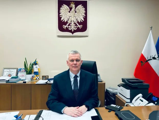 Jestem spokojny, że wyłączenie z paktu migracyjnego jest trwałe <a href="/TomaszSiemoniak/">Tomasz Siemoniak</a> - W demokratycznej partii pojawiają się czasem „challengery” <a href="/donaldtusk/">Donald Tusk</a> <a href="/ko_klub/">Koalicja Obywatelska 🇵🇱✌️</a> - tak skomentował najbliższe wybory na szefa partii w rozmowie <a href="/P_Jenczmionka/">Patrycja Jenczmionka</a> 

radiorodzina.pl/2025/10/15/min…