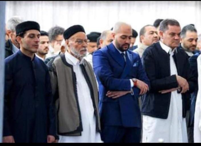 ElhasseKhalil's tweet image. هروب "حسين علي الدبيبة" النجل الأصغر للحاج علي الدبيبة من الإقامة الجبرية التي فرضتها عليه الشرطة البريطانية بعد حادثة السير الأليمة التي وقعت في وقت سابق أثناء قيادته السيارة وهو تحت تأثير جرعة زائدة Overdose من الكوكـ.ـايـ&ين.
وكانت الشرطة قد وضعت لحسين سوار تعقب إلكتروني يحدد…