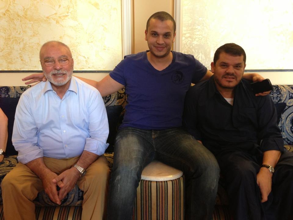 ElhasseKhalil's tweet image. هروب "حسين علي الدبيبة" النجل الأصغر للحاج علي الدبيبة من الإقامة الجبرية التي فرضتها عليه الشرطة البريطانية بعد حادثة السير الأليمة التي وقعت في وقت سابق أثناء قيادته السيارة وهو تحت تأثير جرعة زائدة Overdose من الكوكـ.ـايـ&ين.
وكانت الشرطة قد وضعت لحسين سوار تعقب إلكتروني يحدد…