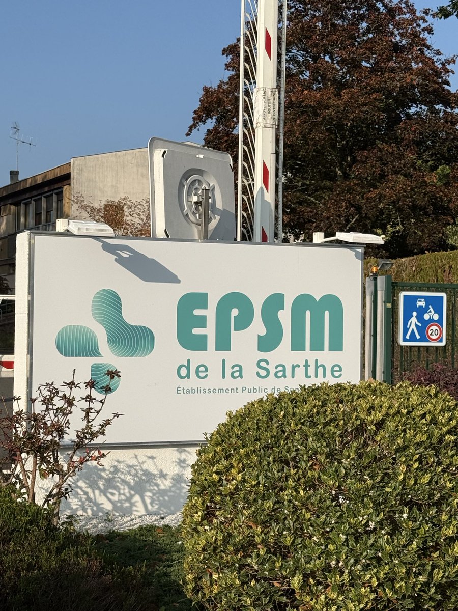 J’ai animé ce matin 💬 1h30 d’échanges avec 48 étudiants de 3e année de l’IFSI de l’EPSM de la Sarthe 👩‍⚕️👨‍⚕️
Nous avons abordé la législation actuelle sur la fin de vie ⚖️ et les enjeux d’une futur loi  🤝

Merci leur accueil et leurs échanges 

#ADMD #FinDeVie #Sarthe