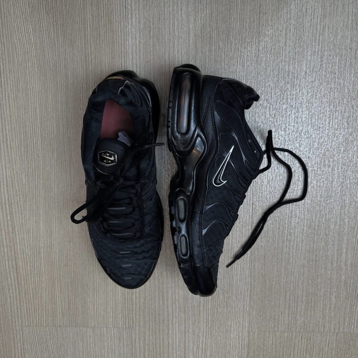 floweryflow3r's tweet photo. ส่งต่อรองเท้า NIKE TN สีดำ (แท้ 💯)
Size : 42
590฿ 📮💌

#ส่งต่อเสื้อผ้า #ส่งต่อnike #ส่งต่อรองเท้า #nike #ส่งต่อรองเท้าnike #nikeThailand #เสื้อผ้ามือสอง #รองเท้ามือสอง #รองเท้าnike #เสื้อผ้ามือ2 #ส่งต่อ #ส่งต่อadidas https://t.co/wDS8oKRPdd
