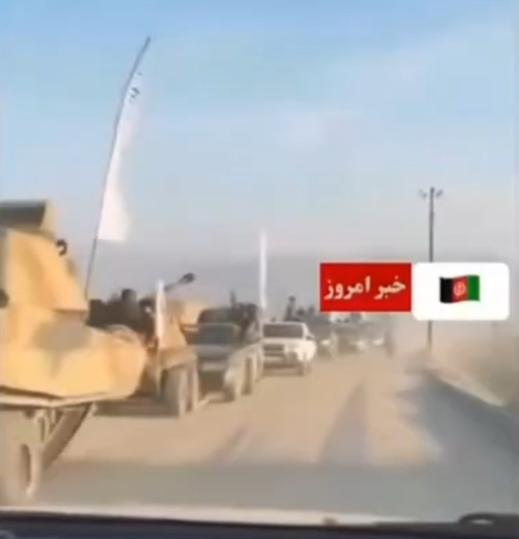 Jb21bh's tweet image. #AfghanForces reportedly destroyed multiple #Pakistani checkpoints along the Durand Line in Spin Boldak, capturing dozens of #PakistanArmy soldiers alive.They also seized a significant cache of light and heavy weapons, including tanks, and transported them into Afghan territory.
