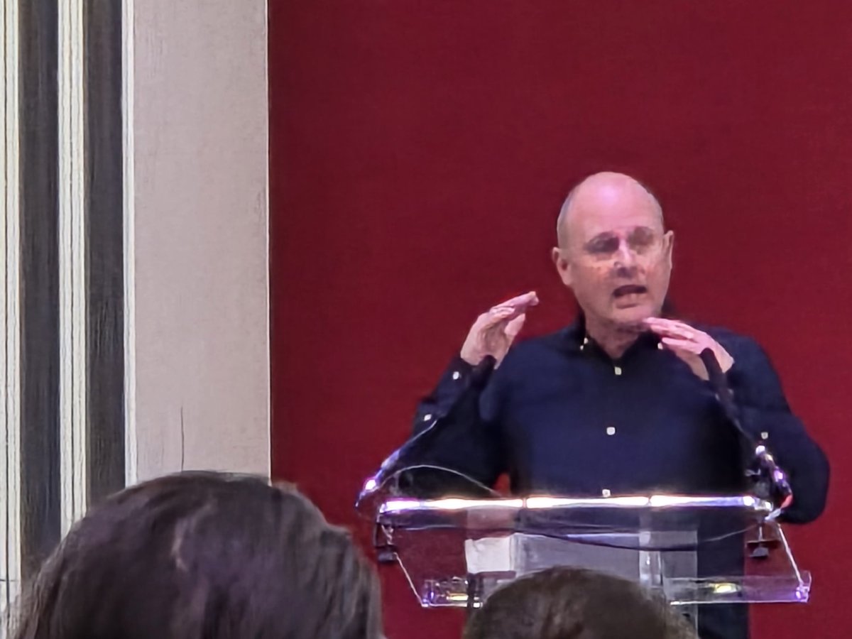 TUC Paul Novak opening speaker, at National, Reps Connect conference.
<a href="/RMTunion/">RMT</a> branch members from Medway &amp; District General Grades branch. Working to build a better fairer workplace and society. 🤝✊️
#WeAllRiseTogether