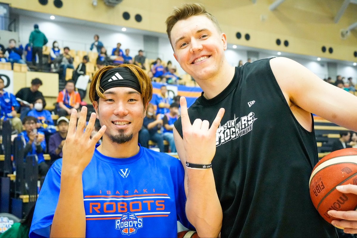 ジョシュ・ホーキンソン選手🤝小島元基選手

<a href="/Josh_Hawkinson/">Josh Hawkinson</a>  <a href="/GENKI159/">小島元基 Genki Kojima</a> 

#サンロッカーズ渋谷　#Bリーグ
<a href="/ibarakirobots/">茨城ロボッツ</a>